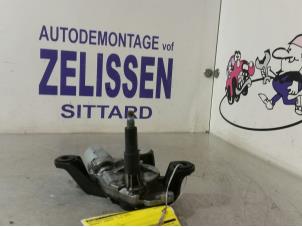 Gebruikte Ruitenwissermotor achter Renault Kangoo Express (FW) 1.5 dCi 85 Prijs € 47,25 Margeregeling aangeboden door Zelissen V.O.F. autodemontage