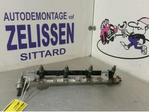 Gebruikte Injector brug Ford Fiesta 5 (JD/JH) 1.3 Prijs € 68,25 Margeregeling aangeboden door Zelissen V.O.F. autodemontage