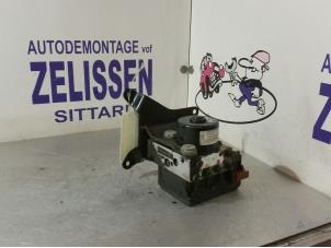 Gebruikte ABS Pomp Renault Master II (FD/HD) 2.2 dCi 16V Prijs € 152,25 Margeregeling aangeboden door Zelissen V.O.F. autodemontage