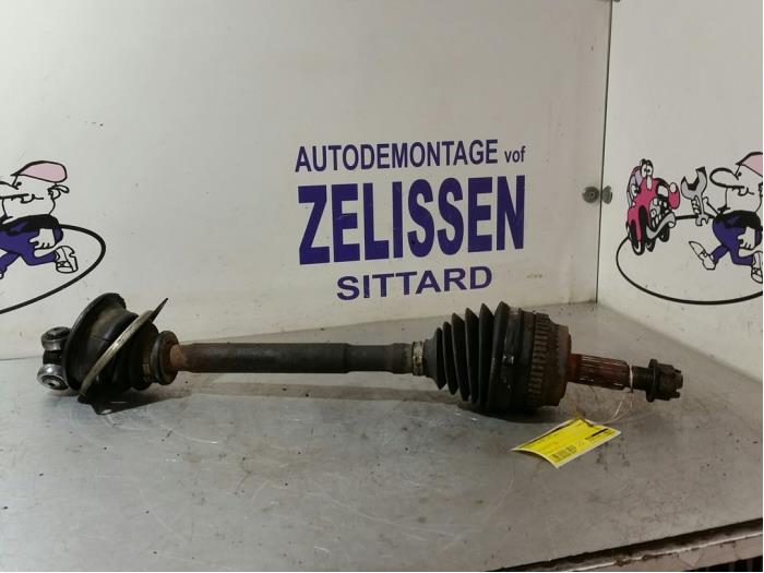 Gebruikte Steekas links-voor Renault Master II (FD/HD) 2.2 dCi 16V Prijs € 78,75 Margeregeling aangeboden door Zelissen V.O.F. autodemontage