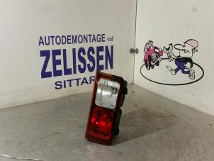 Gebruikte Achterlicht links Renault Trafic (1FL/2FL/3FL/4FL) 1.6 dCi 125 Twin Turbo Prijs € 52,50 Margeregeling aangeboden door Zelissen V.O.F. autodemontage