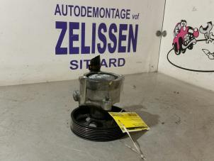 Gebruikte Stuurpomp Renault Laguna II (BG) 2.0 16V Prijs € 47,25 Margeregeling aangeboden door Zelissen V.O.F. autodemontage