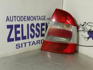 Gebruikte Achterlicht rechts Skoda Superb (3U4) 2.0 TDI 16V Prijs € 36,75 Margeregeling aangeboden door Zelissen V.O.F. autodemontage