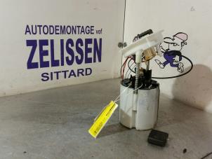 Gebruikte Benzinepomp BMW 3 serie (E90) 318i 16V Prijs € 52,50 Margeregeling aangeboden door Zelissen V.O.F. autodemontage