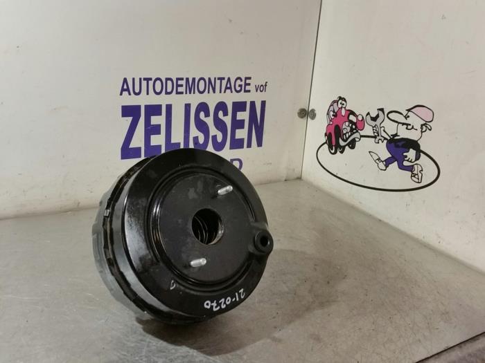 Gebruikte Rembekrachtiger BMW 3 serie (E90) 318i 16V Prijs € 105,00 Margeregeling aangeboden door Zelissen V.O.F. autodemontage