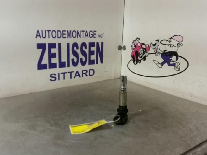 Gebruikte Bobine Volkswagen Golf IV (1J1) 1.6 16V Prijs € 15,75 Margeregeling aangeboden door Zelissen V.O.F. autodemontage