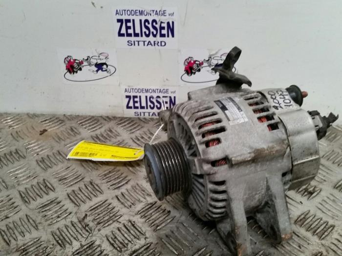 Gebruikte Dynamo Kia Sorento I (JC) 2.5 CRDi 16V Prijs € 52,50 Margeregeling aangeboden door Zelissen V.O.F. autodemontage