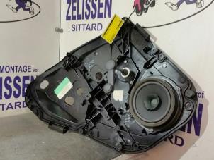 Gebruikte Ruitmechaniek 4Deurs links-achter Ford Fiesta 6 (JA8) 1.5 TDCi Prijs € 36,75 Margeregeling aangeboden door Zelissen V.O.F. autodemontage