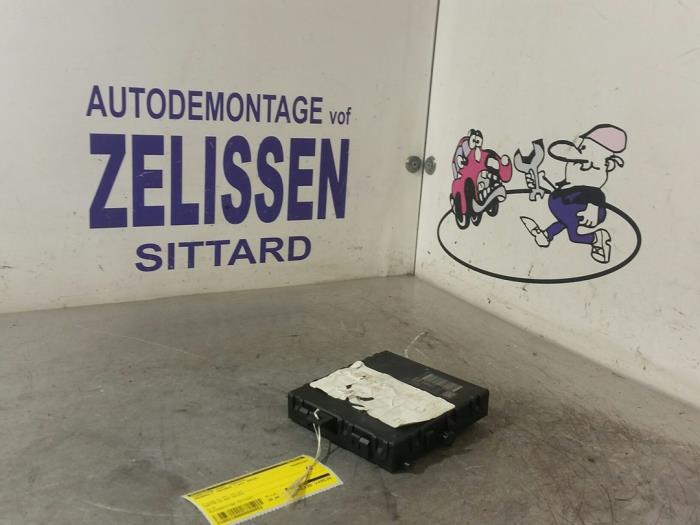 Gebruikte Module Bodycontrol Renault Twingo II (CN) 1.2 16V LEV Prijs € 99,75 Margeregeling aangeboden door Zelissen V.O.F. autodemontage