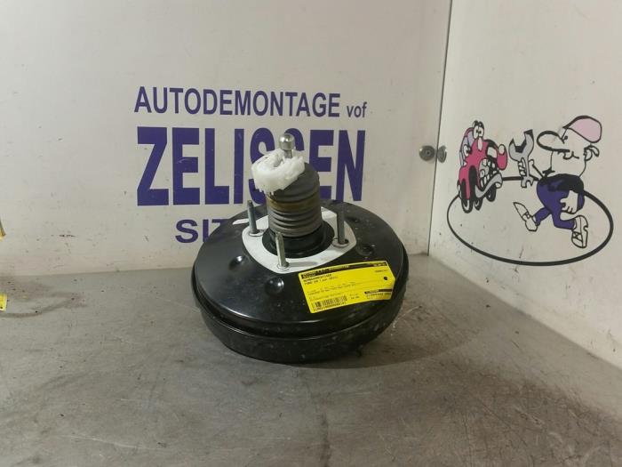 Gebruikte Rembekrachtiger Ford Ka II 1.2 Prijs € 84,00 Margeregeling aangeboden door Zelissen V.O.F. autodemontage