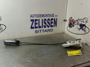 Gebruikte Portierslot Mechaniek 4Deurs rechts-achter Suzuki Swift (ZA/ZC/ZD1/2/3/9) 1.3 VVT 16V Prijs € 47,25 Margeregeling aangeboden door Zelissen V.O.F. autodemontage