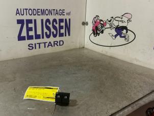 Gebruikte Ruit schakelaar elektrisch Seat Ibiza IV (6J5) 1.4 TDI Ecomotive Prijs € 10,50 Margeregeling aangeboden door Zelissen V.O.F. autodemontage