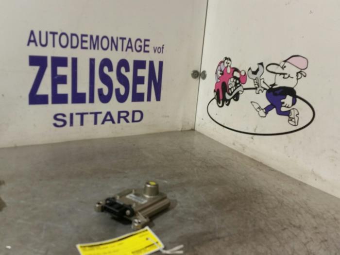 Gebruikte Esp computer Mercedes S (W220) 5.0 S-500 V8 24V Prijs € 105,00 Margeregeling aangeboden door Zelissen V.O.F. autodemontage