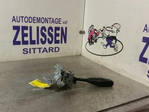 Gebruikte Pinker Schakelaar Mercedes S (W220) 5.0 S-500 V8 24V Prijs € 52,50 Margeregeling aangeboden door Zelissen V.O.F. autodemontage