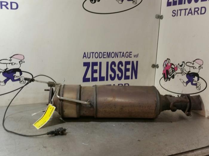 Gebruikte Roetfilter Fiat Grande Punto (199) 1.9 Multijet Prijs € 262,50 Margeregeling aangeboden door Zelissen V.O.F. autodemontage