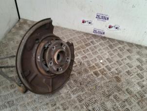 Gebruikte Wielnaaf achter Mercedes S (W220) 5.0 S-500 V8 24V Prijs € 52,50 Margeregeling aangeboden door Zelissen V.O.F. autodemontage