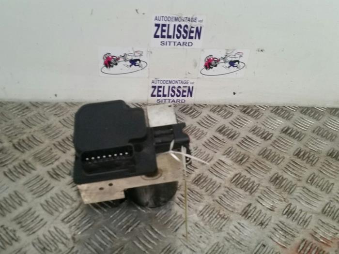 Gebruikte ABS Pomp Mercedes S (W220) 5.0 S-500 V8 24V Prijs € 131,25 Margeregeling aangeboden door Zelissen V.O.F. autodemontage