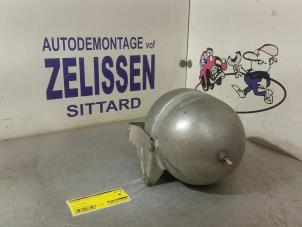 Gebruikte Luchtketel Mercedes S (W220) 5.0 S-500 V8 24V Prijs € 26,25 Margeregeling aangeboden door Zelissen V.O.F. autodemontage