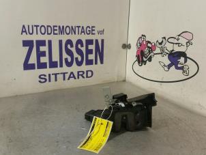 Gebruikte Portierslot Mechaniek 4Deurs links-voor Ford Mondeo IV Wagon 2.0 16V Prijs € 52,50 Margeregeling aangeboden door Zelissen V.O.F. autodemontage