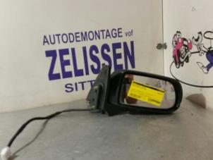 Gebruikte Buitenspiegel rechts Mazda Demio (DW) 1.3 16V Prijs € 36,75 Margeregeling aangeboden door Zelissen V.O.F. autodemontage