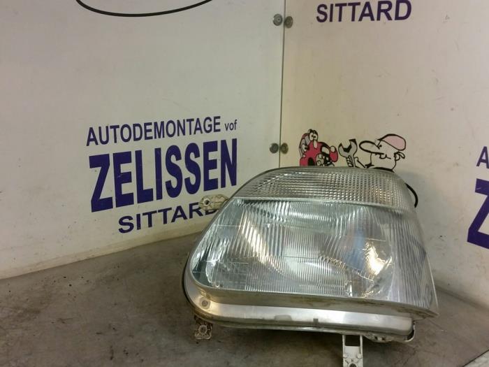 Koplamp links van een Opel Agila (A)  2001