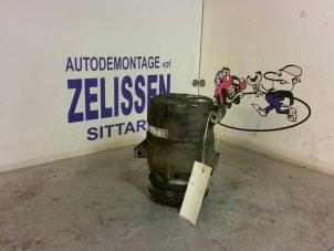 Gebruikte Pomp Airco Renault Scénic I (JA) 2.0 16V RX4 Prijs € 105,00 Margeregeling aangeboden door Zelissen V.O.F. autodemontage