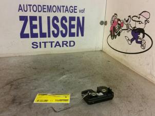 Gebruikte Slotmechaniek Achterklep Seat Arosa (6H1) Prijs € 21,00 Margeregeling aangeboden door Zelissen V.O.F. autodemontage