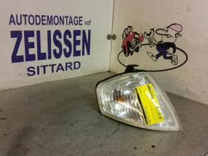 Gebruikte Knipperlichtglas rechts Mazda 323 Fastbreak (BJ14) 1.5 LX,GLX 16V Prijs € 10,50 Margeregeling aangeboden door Zelissen V.O.F. autodemontage