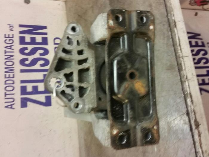 Gebruikte Motorrubber Ford Transit 2.0 TDdi 16V 260S Prijs € 47,25 Margeregeling aangeboden door Zelissen V.O.F. autodemontage