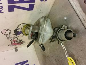 Gebruikte Hoofdremcilinder Ford Transit 2.0 TDdi 16V 260S Prijs € 36,75 Margeregeling aangeboden door Zelissen V.O.F. autodemontage