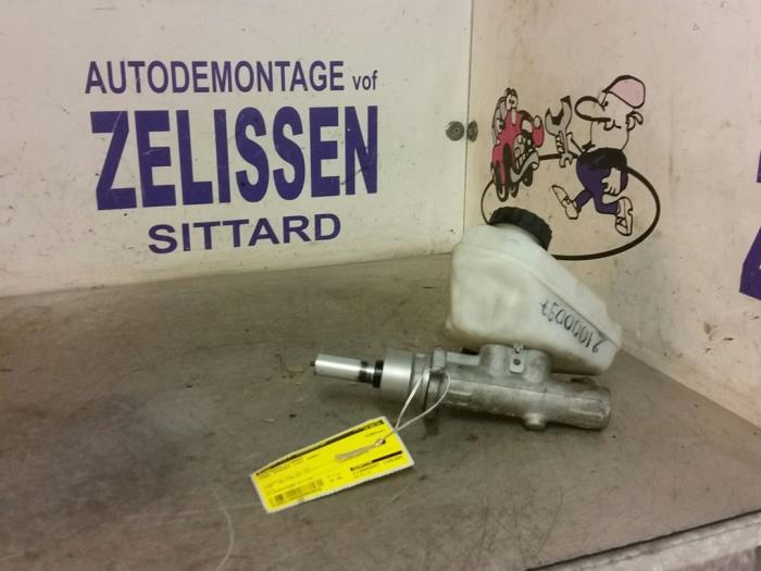 Gebruikte Hoofdremcilinder Ford Mondeo III Wagon 1.8 16V Prijs € 47,25 Margeregeling aangeboden door Zelissen V.O.F. autodemontage