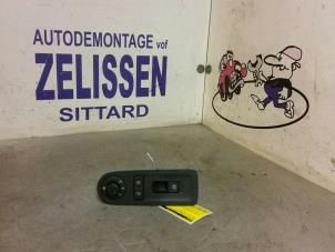 Gebruikte Schakelaar Elektrisch Raam Seat Mii 1.0 12V Prijs € 26,25 Margeregeling aangeboden door Zelissen V.O.F. autodemontage