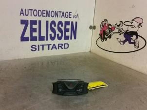 Gebruikte Gevarenlicht Schakelaar Ford Ka II 1.2 Prijs € 21,00 Margeregeling aangeboden door Zelissen V.O.F. autodemontage