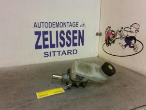 Gebruikte Hoofdremcilinder Toyota Yaris (P1) 1.0 16V VVT-i Prijs € 36,75 Margeregeling aangeboden door Zelissen V.O.F. autodemontage