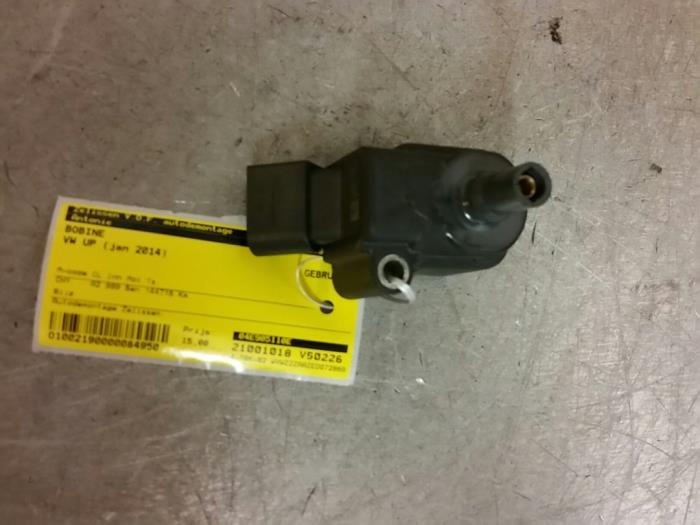 Bobine van een Volkswagen Up! (121) 1.0 12V 60 2014