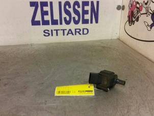 Bobine van een Volkswagen Up! (121) 1.0 12V 60 2014