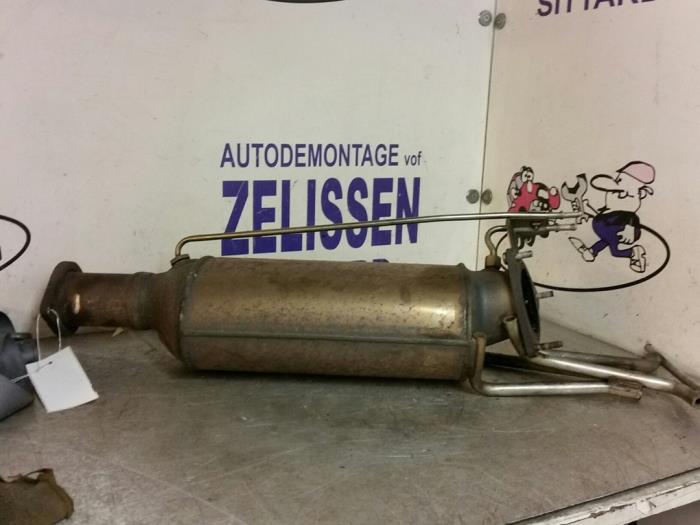 Gebruikte Roetfilter Volvo V70 (SW) 2.4 D5 20V Prijs € 367,50 Margeregeling aangeboden door Zelissen V.O.F. autodemontage