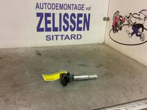 Gebruikte Bobine Volkswagen Golf V (1K1) 1.4 16V Prijs € 15,75 Margeregeling aangeboden door Zelissen V.O.F. autodemontage