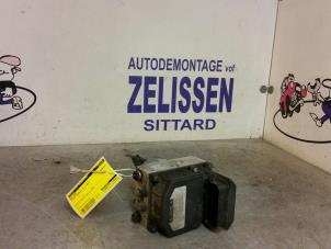 Gebruikte ABS Pomp Toyota Avensis Wagon (T25/B1E) 2.0 16V VVT-i D4 Prijs € 99,75 Margeregeling aangeboden door Zelissen V.O.F. autodemontage