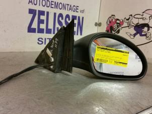 Gebruikte Spiegel Buiten rechts Seat Ibiza III (6L1) 1.4 16V 75 Prijs € 42,00 Margeregeling aangeboden door Zelissen V.O.F. autodemontage