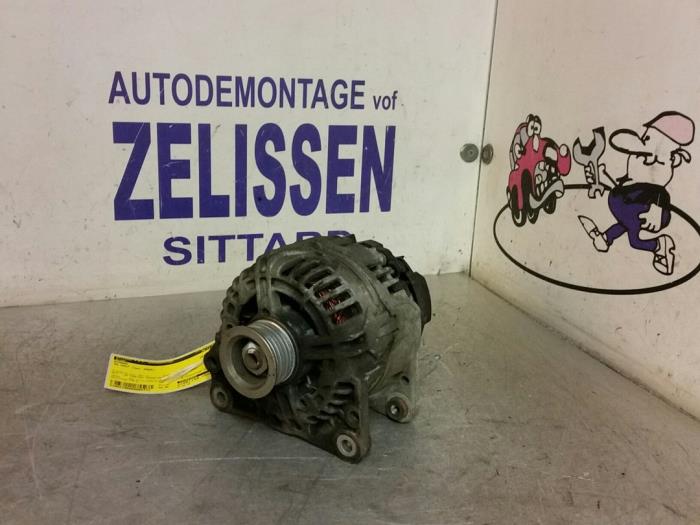 Gebruikte Dynamo Volkswagen Golf V (1K1) 1.4 FSI 16V Prijs € 36,75 Margeregeling aangeboden door Zelissen V.O.F. autodemontage