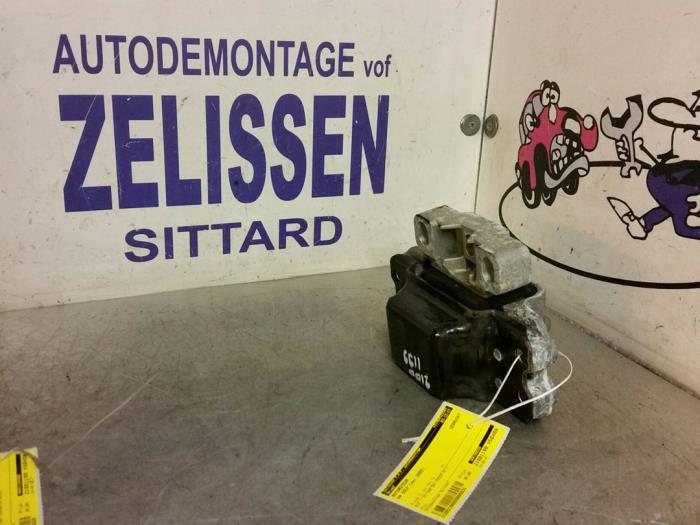 Gebruikte Motorsteun Volkswagen Golf V (1K1) 1.4 FSI 16V Prijs € 26,25 Margeregeling aangeboden door Zelissen V.O.F. autodemontage