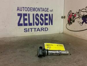 Gebruikte Bobine Volkswagen Polo IV (9N1/2/3) 1.2 12V Prijs € 15,75 Margeregeling aangeboden door Zelissen V.O.F. autodemontage