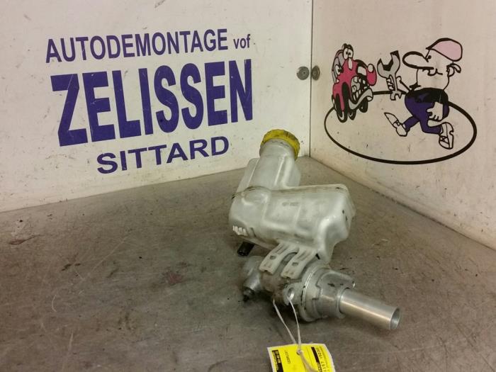 Gebruikte Hoofdremcilinder Fiat Doblo Cargo (223) 1.3 D 16V Multijet Prijs € 47,25 Margeregeling aangeboden door Zelissen V.O.F. autodemontage