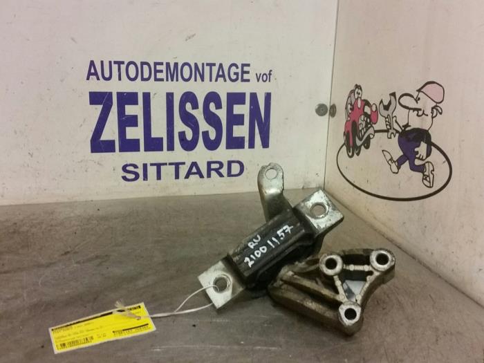 Gebruikte Motorrubber Fiat Doblo Cargo (223) 1.3 D 16V Multijet Prijs € 36,75 Margeregeling aangeboden door Zelissen V.O.F. autodemontage