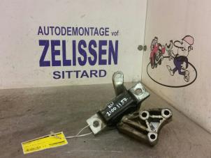 Gebruikte Motorsteun Fiat Doblo Cargo (223) 1.3 D 16V Multijet Prijs € 36,75 Margeregeling aangeboden door Zelissen V.O.F. autodemontage