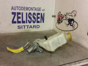 Gebruikte Hoofdremcilinder Fiat Grande Punto (199) 1.4 16V Prijs € 36,75 Margeregeling aangeboden door Zelissen V.O.F. autodemontage