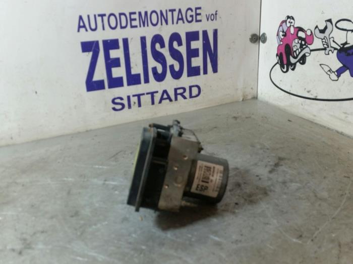Gebruikte ABS Pomp Fiat Grande Punto (199) 1.4 16V Prijs € 183,75 Margeregeling aangeboden door Zelissen V.O.F. autodemontage