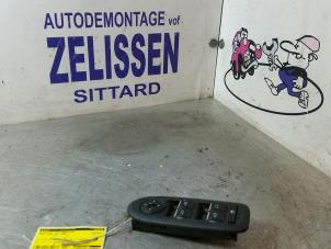 Gebruikte Ruit schakelaar elektrisch Ford C-Max (DM2) 2.0 TDCi 16V Prijs € 31,50 Margeregeling aangeboden door Zelissen V.O.F. autodemontage