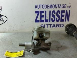 Gebruikte Hoofdremcilinder Opel Zafira (F75) 2.0 16V Turbo OPC Prijs € 36,75 Margeregeling aangeboden door Zelissen V.O.F. autodemontage